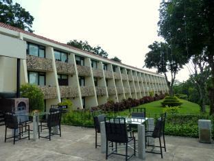 Royal Lotus Hotel Polonnaruwa Exterior photo